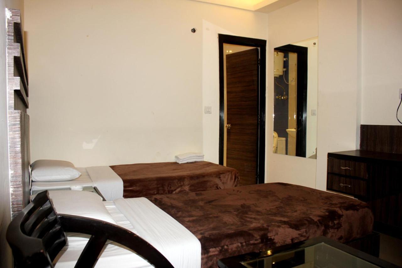 Aman Deluxe Hotel Ню Делхи Екстериор снимка